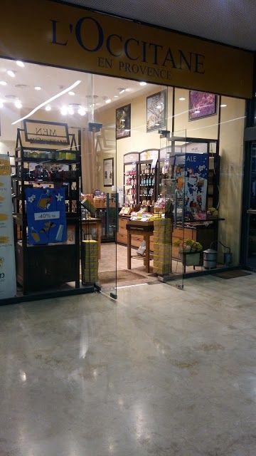 Auditorium Shopping Center